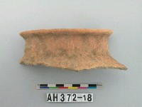 藏品(紅色夾砂繩紋陶口緣)的圖片